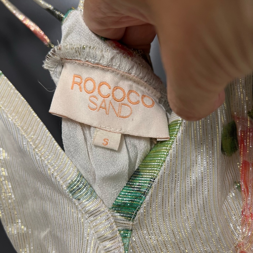 Rococo sand floral dress with gold threading throughout. - Picture 6 of 6